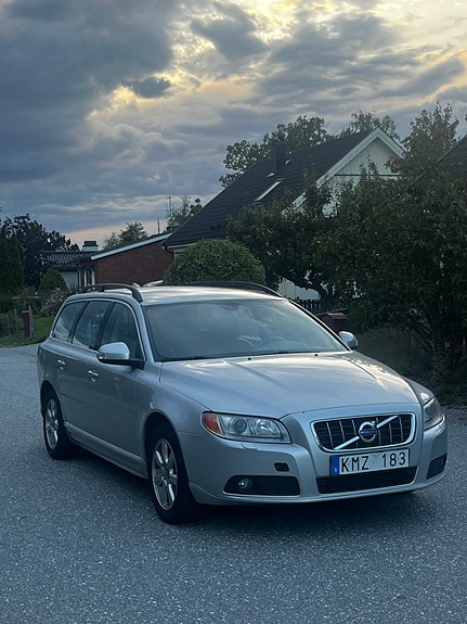 Volvo V70 6 of 26