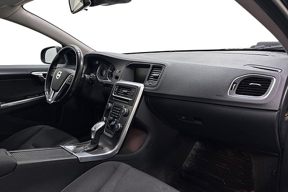Volvo V60 15 of 26