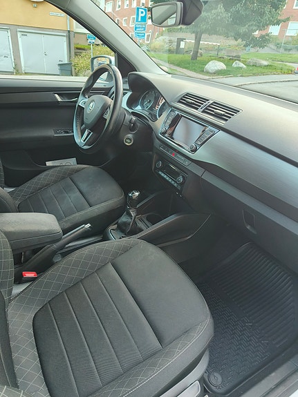 Skoda Fabia 5 of 9