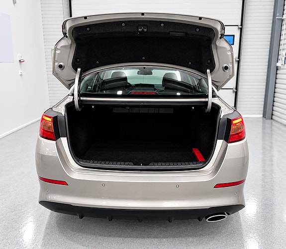 Kia Optima 7 of 15