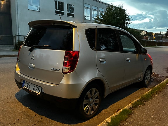 Mitsubishi Colt 4 of 6