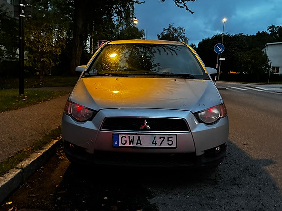 Mitsubishi Colt 3 of 6