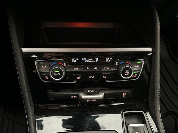 BMW 225xe 24 of 30