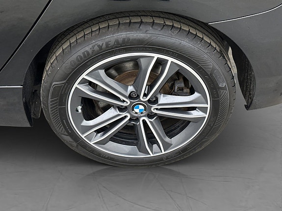 BMW 225xe 29 of 30