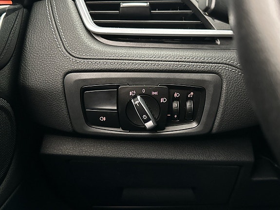 BMW 225xe 27 of 30