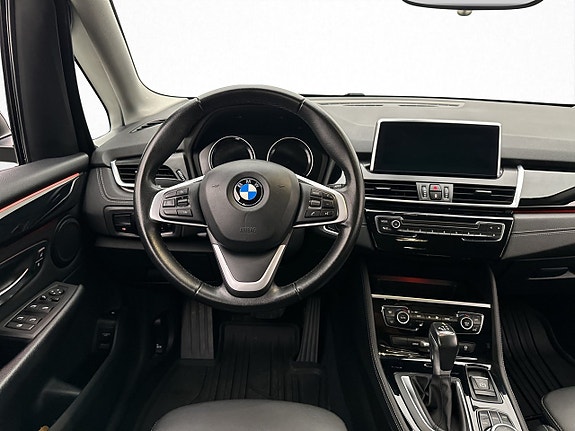 BMW 225xe 11 of 30