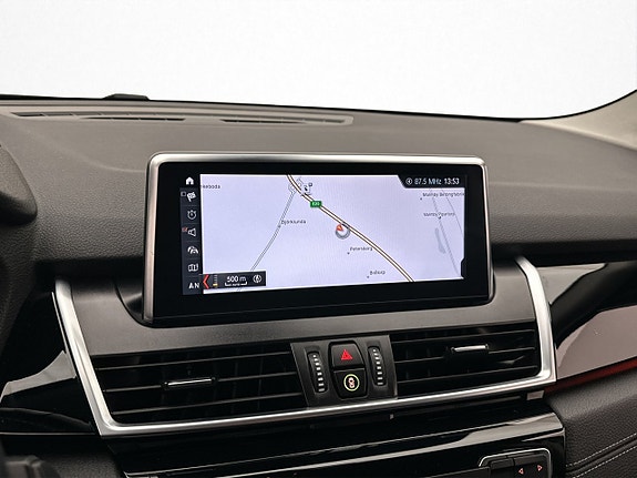 BMW 225xe 14 of 30