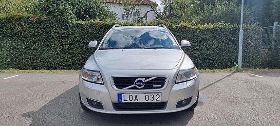 Volvo V50 2 of 13