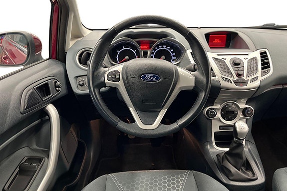 Ford Fiesta 13 of 21