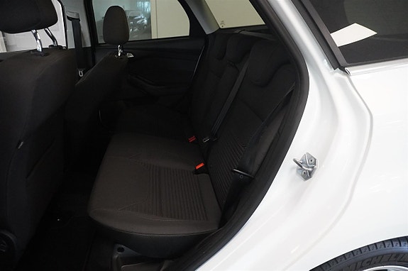 Ford Focus 7 of 12