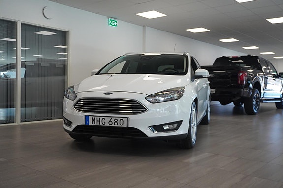 Ford Focus 2 of 12