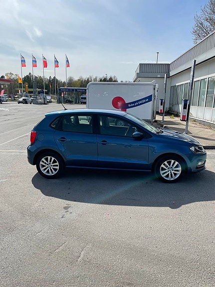 Volkswagen Polo 2 of 5