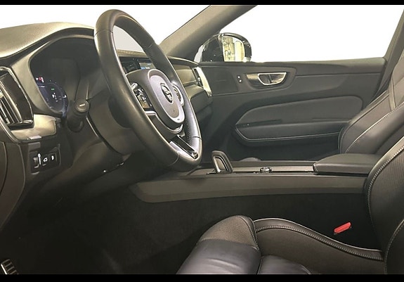 Volvo XC60 5 of 7
