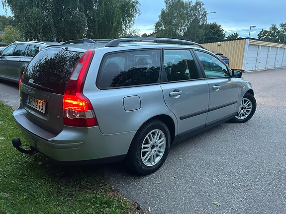 Volvo V50 4 of 18