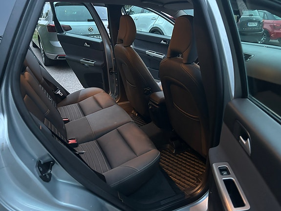 Volvo V50 7 of 18