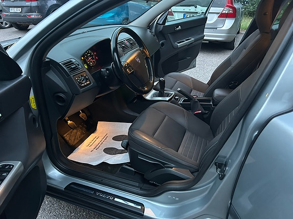 Volvo V50 10 of 18
