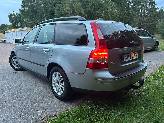 Volvo V50 2 of 18