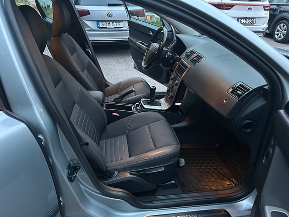 Volvo V50 9 of 18