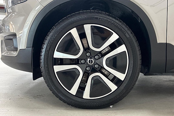 Volvo XC40 11 of 29