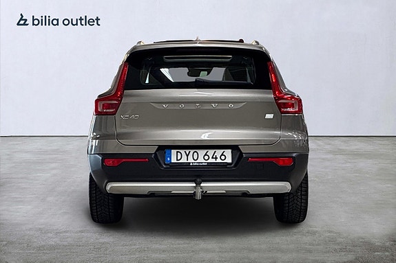 Volvo XC40 7 of 29