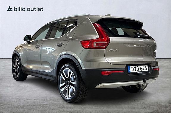 Volvo XC40 8 of 29