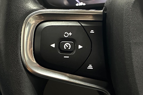 Volvo XC40 25 of 29