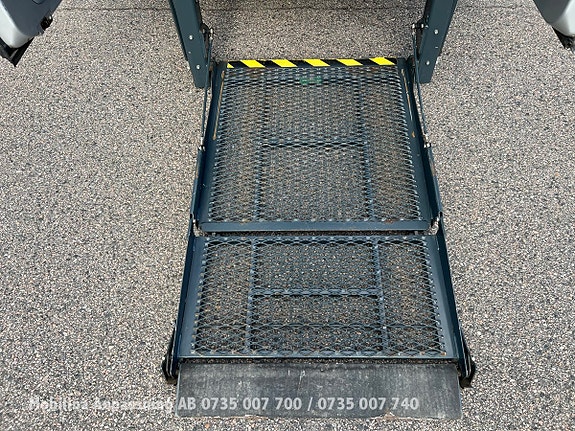 Ford Transit 28 of 30