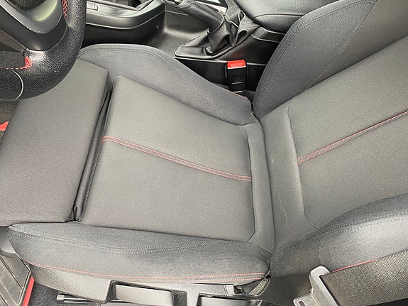BMW 116i 4 of 8