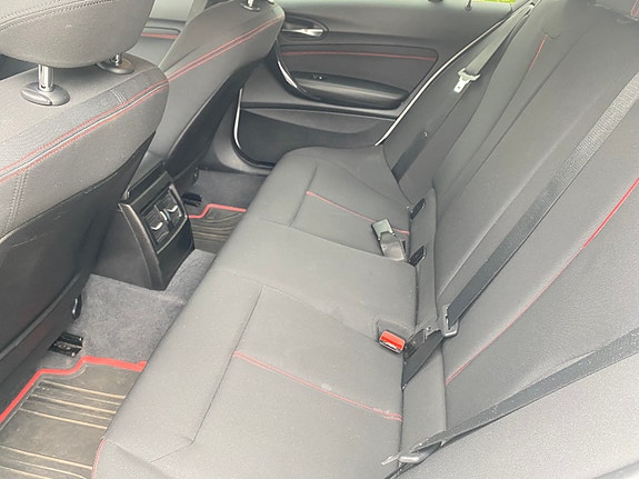 BMW 116i 5 of 8