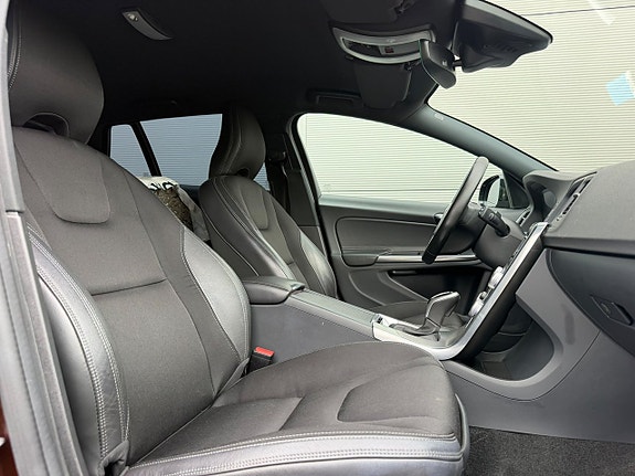 Volvo V60 Cross Country 11 of 19