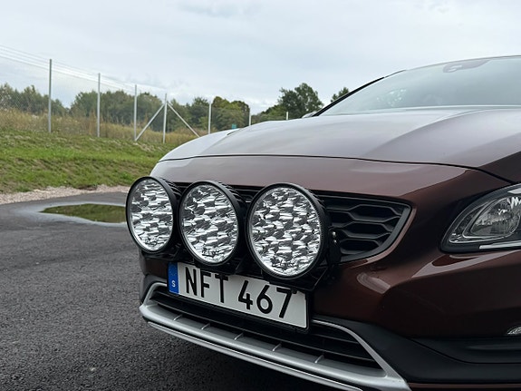Volvo V60 Cross Country 9 of 19