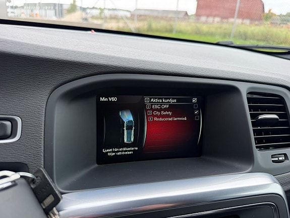 Volvo V60 Cross Country 16 of 19