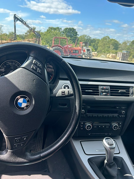 BMW 318d 3 of 6