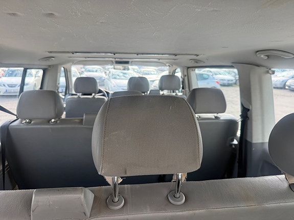 Volkswagen Shuttle 7 of 10