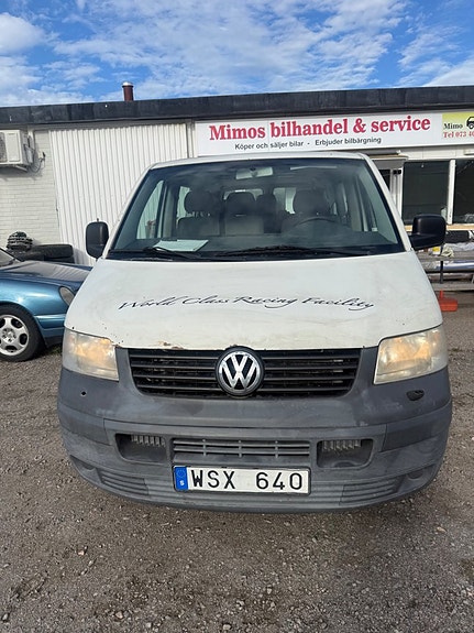Volkswagen Shuttle 2 of 10