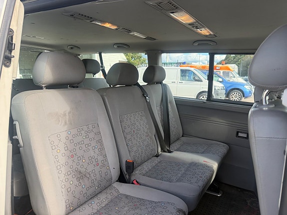 Volkswagen Shuttle 8 of 10