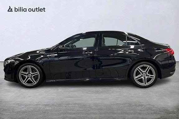 Mercedes-Benz A200 d 3 of 23