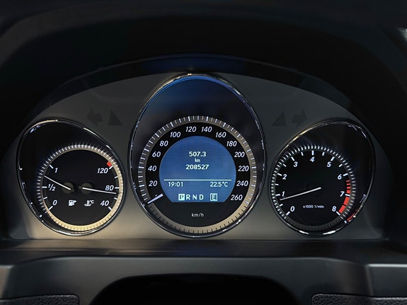 Mercedes-Benz C180 23 of 26