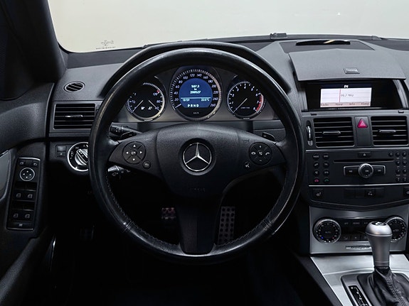 Mercedes-Benz C180 16 of 26