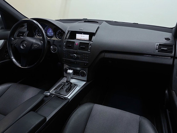 Mercedes-Benz C180 15 of 26