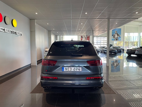 Audi SQ7 8 of 21