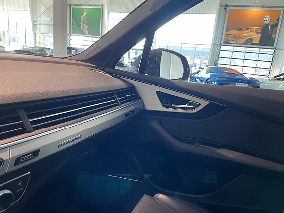 Audi SQ7 18 of 21