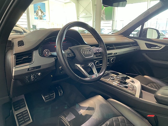 Audi SQ7 11 of 21