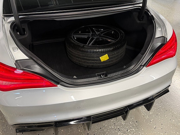 Mercedes-Benz CLA200 28 of 28