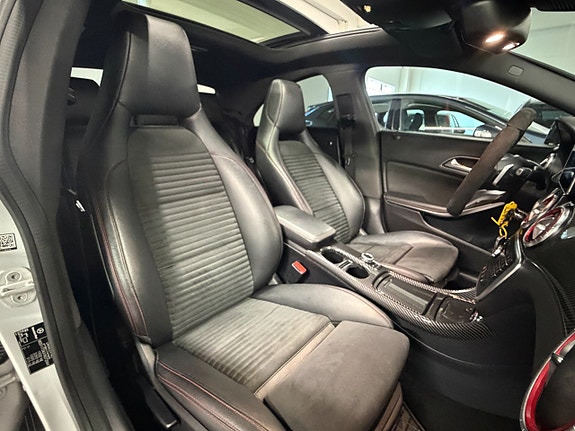 Mercedes-Benz CLA200 26 of 28