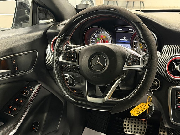Mercedes-Benz CLA200 14 of 28