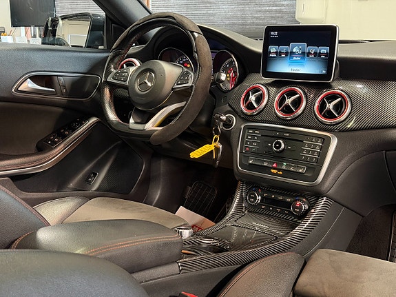 Mercedes-Benz CLA200 16 of 28