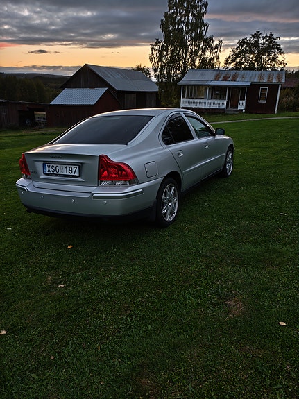 Volvo S60 3 of 6