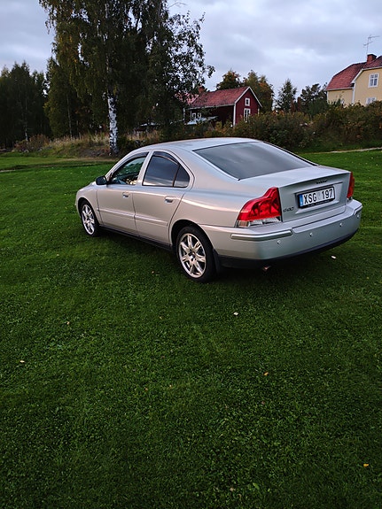 Volvo S60 4 of 6