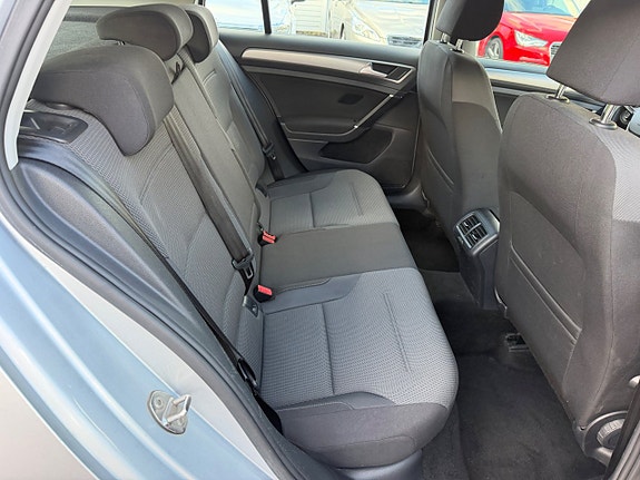 Volkswagen Golf VII 12 of 14